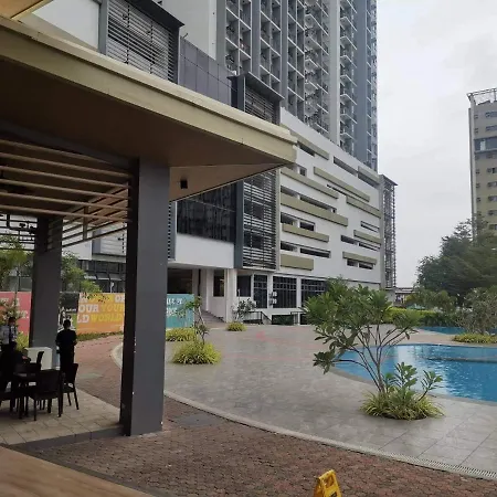 Grand Residences Newly Renovated Studio Unit - Walking Distance To It Park