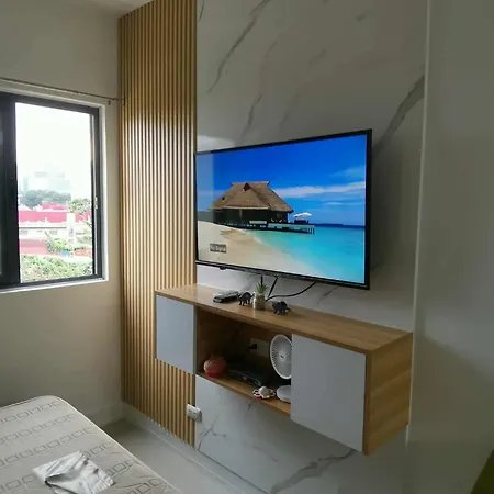 Grand Residences Newly Renovated Studio Unit - Walking Distance To It Park