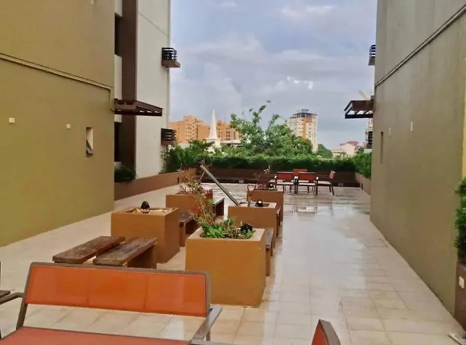 Aparthotel Grand Residences Newly Renovated Unit - Walking Distance To It Park