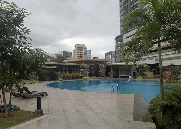Grand Residences Newly Renovated Unit - Walking Distance To It Park Aparthotel